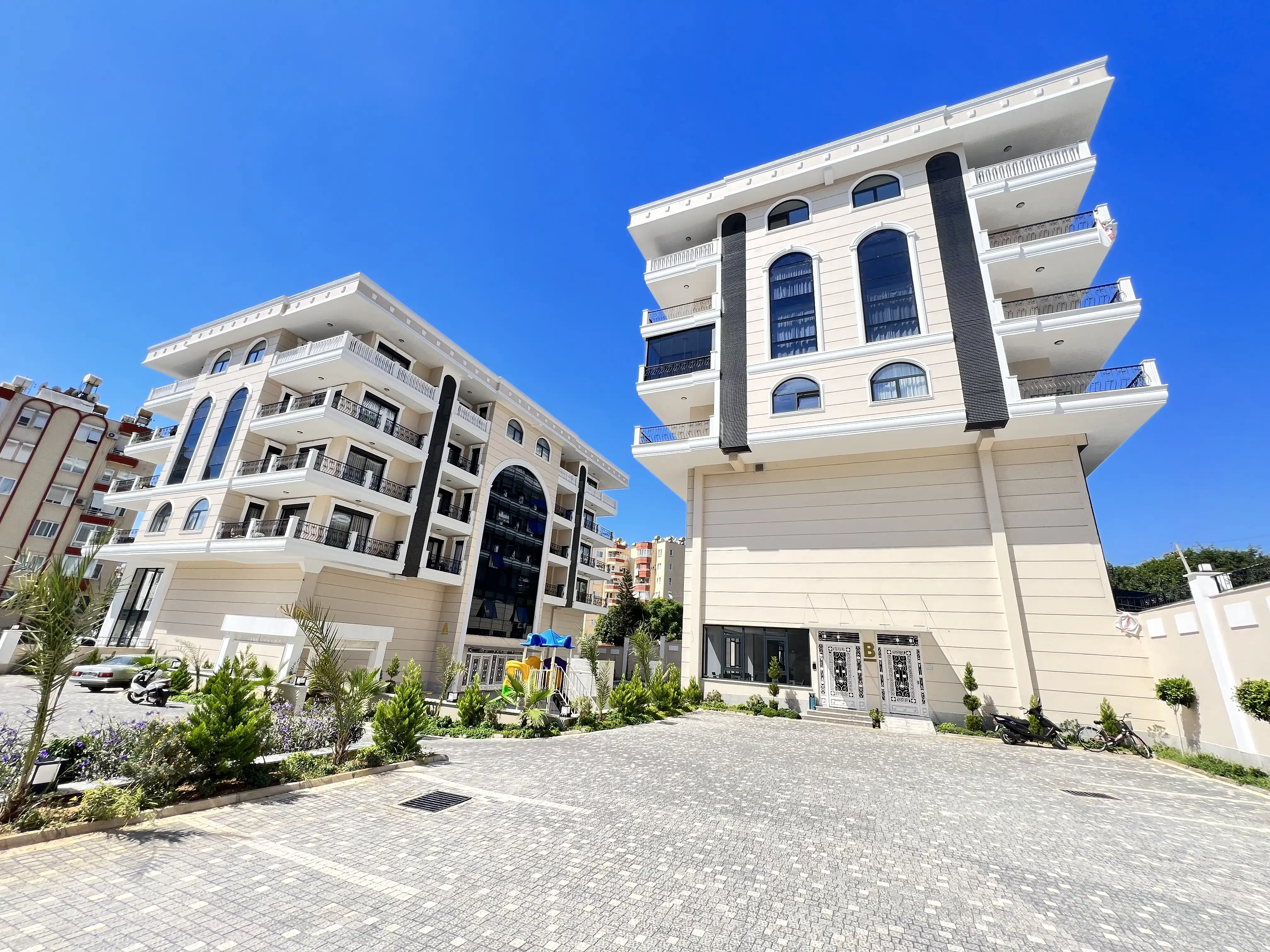 Изображение Просторная квартира 3+1 с отдельной кухней в самом центре города